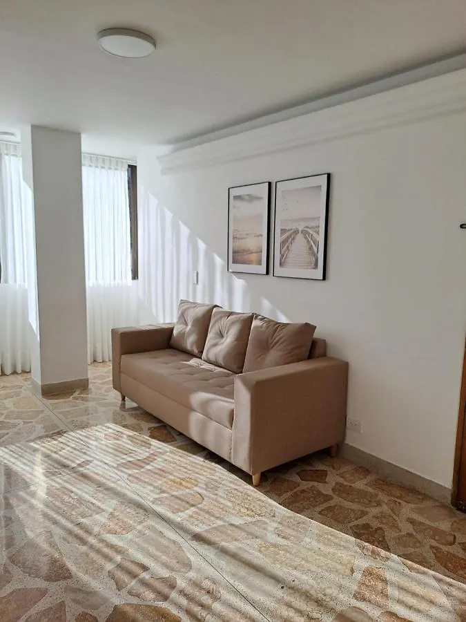 Apartamento En Los Colores Estadio 201-401-501 Medellín Daire