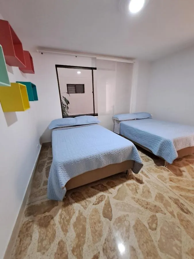 Apartamento En Los Colores Estadio 201-401-501 Medellín