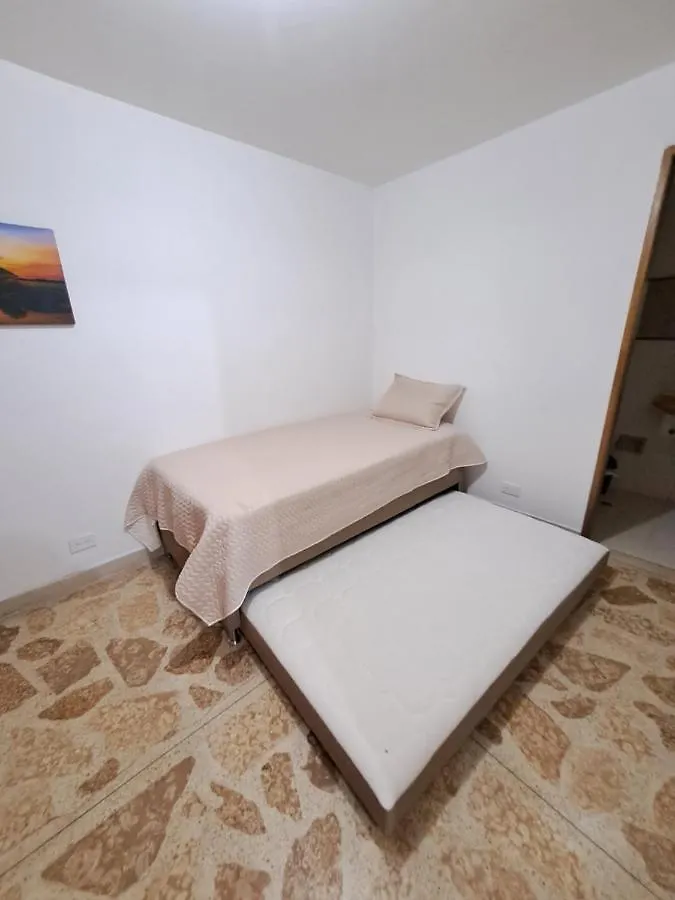 Apartamento En Los Colores Estadio 201-401-501 Medellín Daire